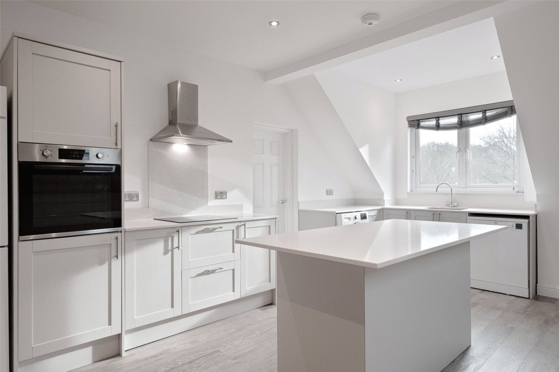 House Finchampstead Road in Finchampstead