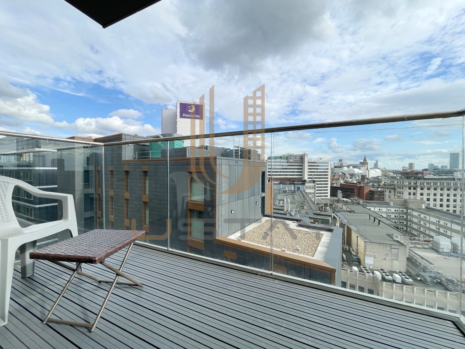 Flat New Kings Head Yard in Salford