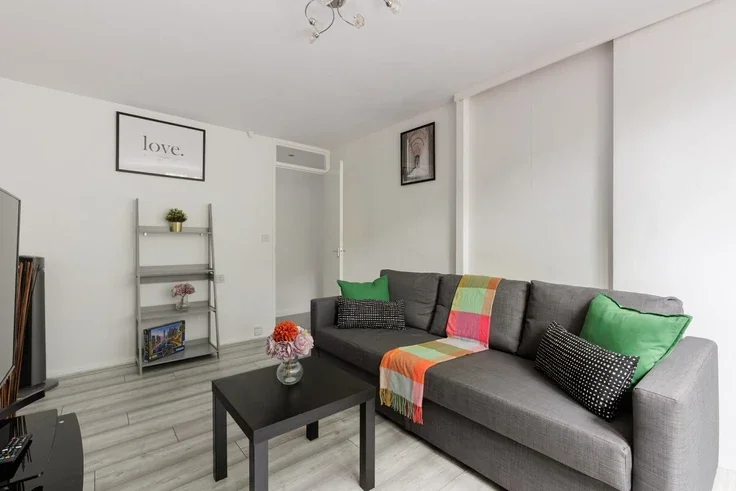 Flat Elam Close in Greater London