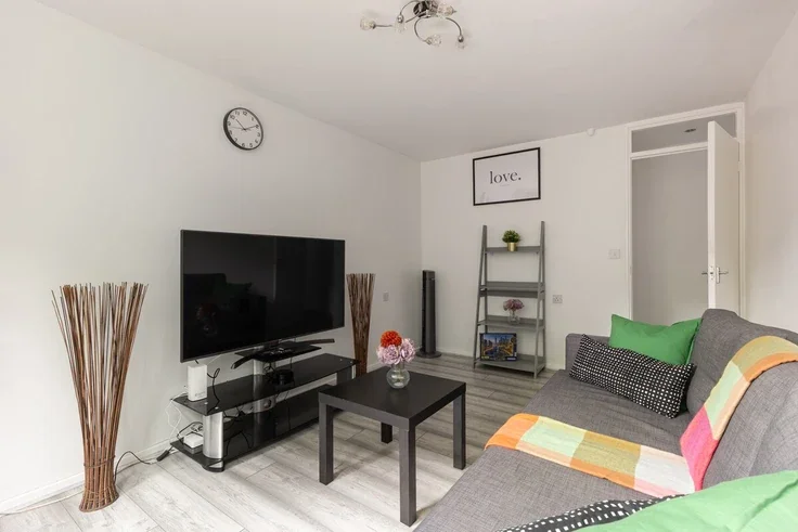 Flat Elam Close in Greater London