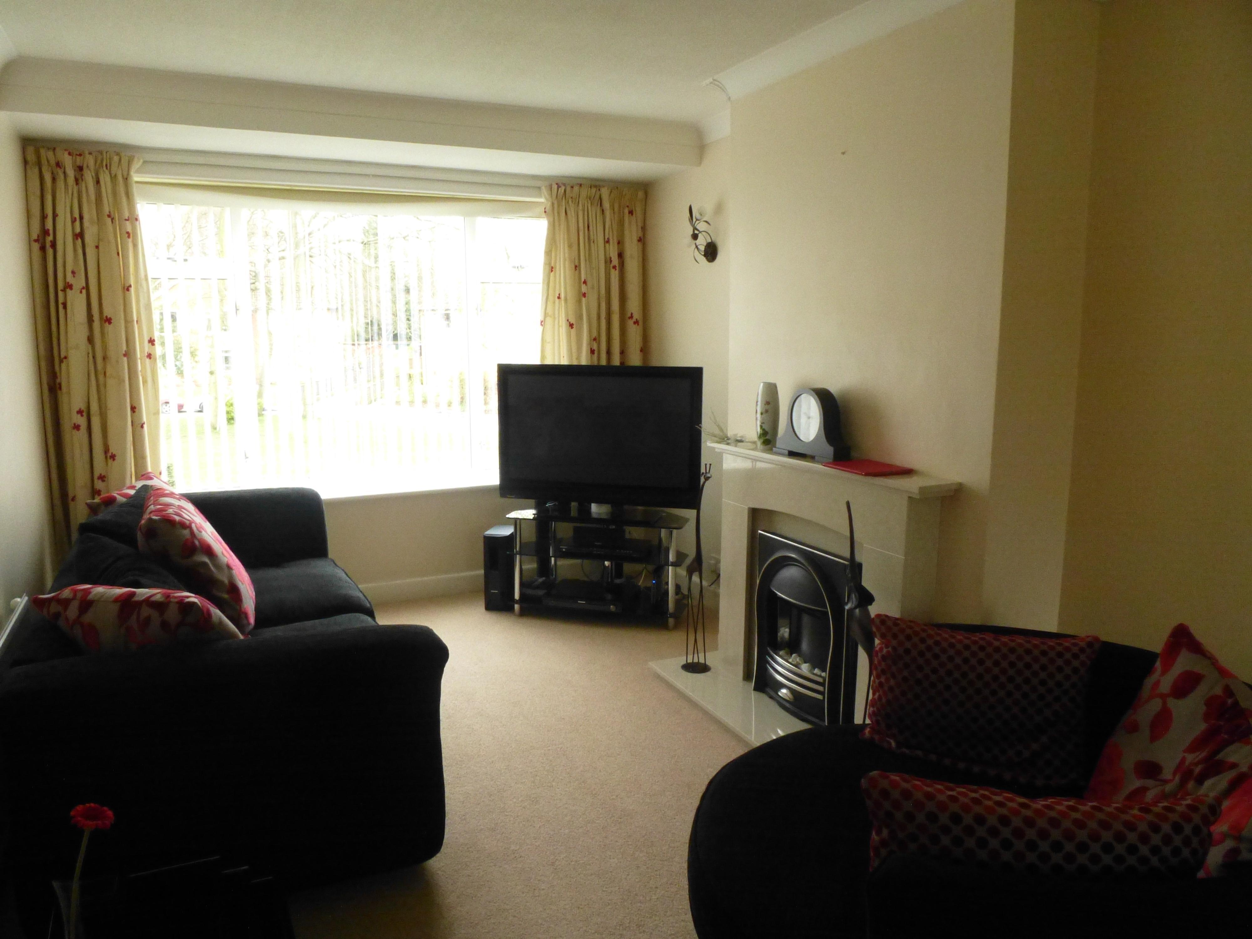 Flat Featherstone Crescent in Metropolitan Borough of Solihull
