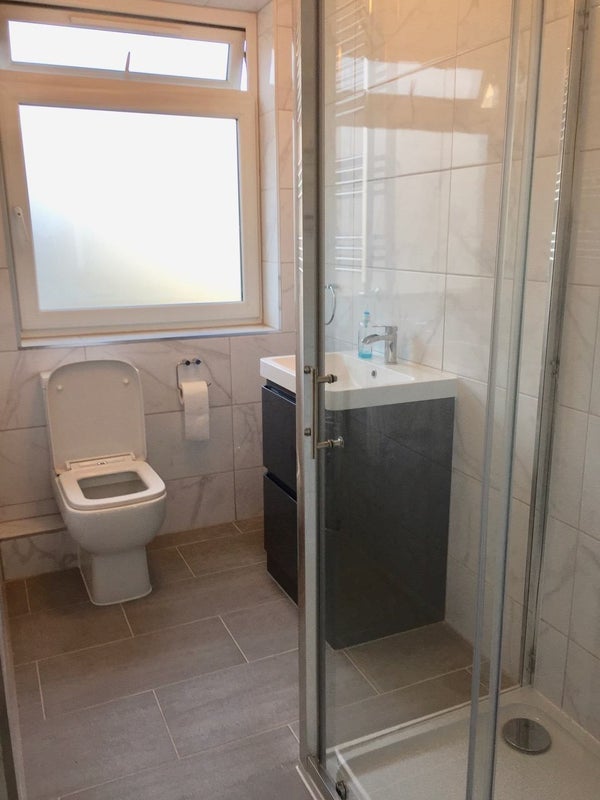 Room Malmesbury Road in Greater London