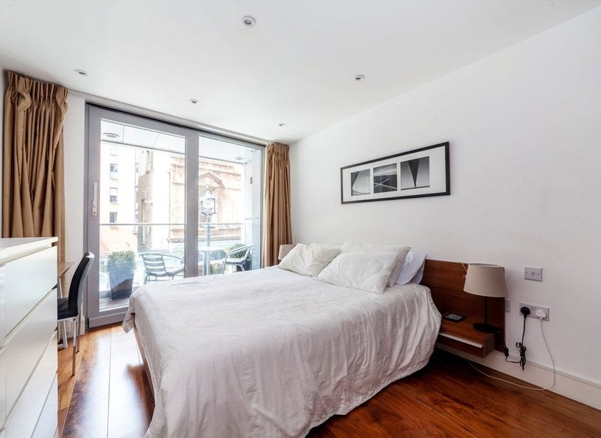 Flat Rochester Row in City of Westminster