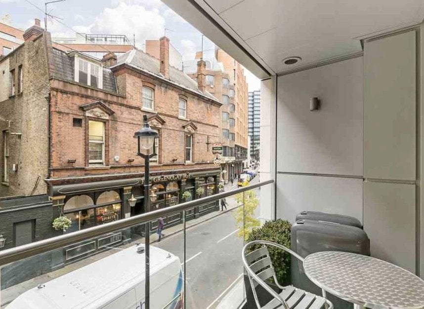 Flat Rochester Row in City of Westminster