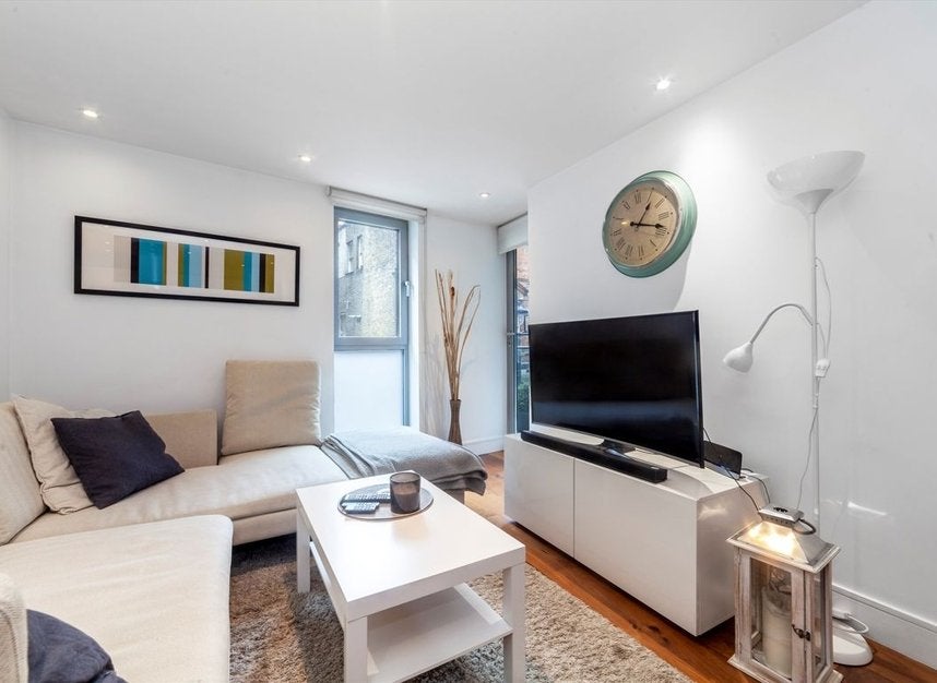 Flat Rochester Row in City of Westminster