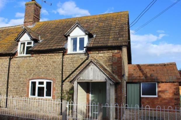 House Charlcutt High Street in Bremhill
