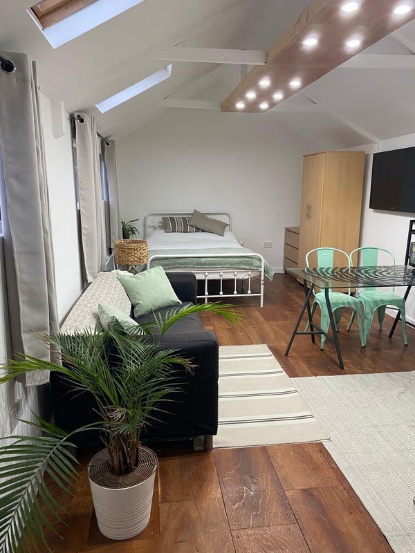 Room Canberra Road in Christchurch