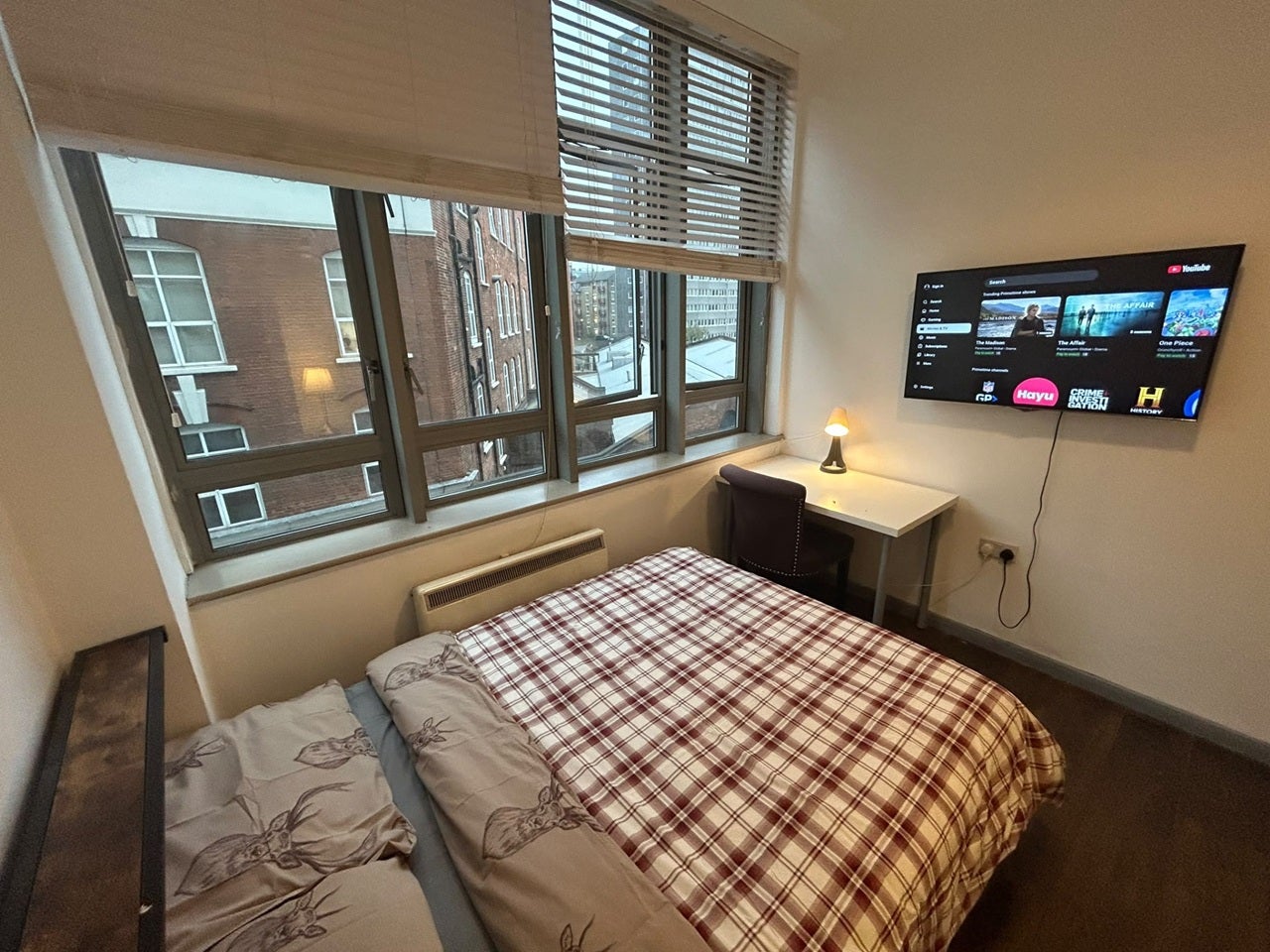Room City Road in Greater London