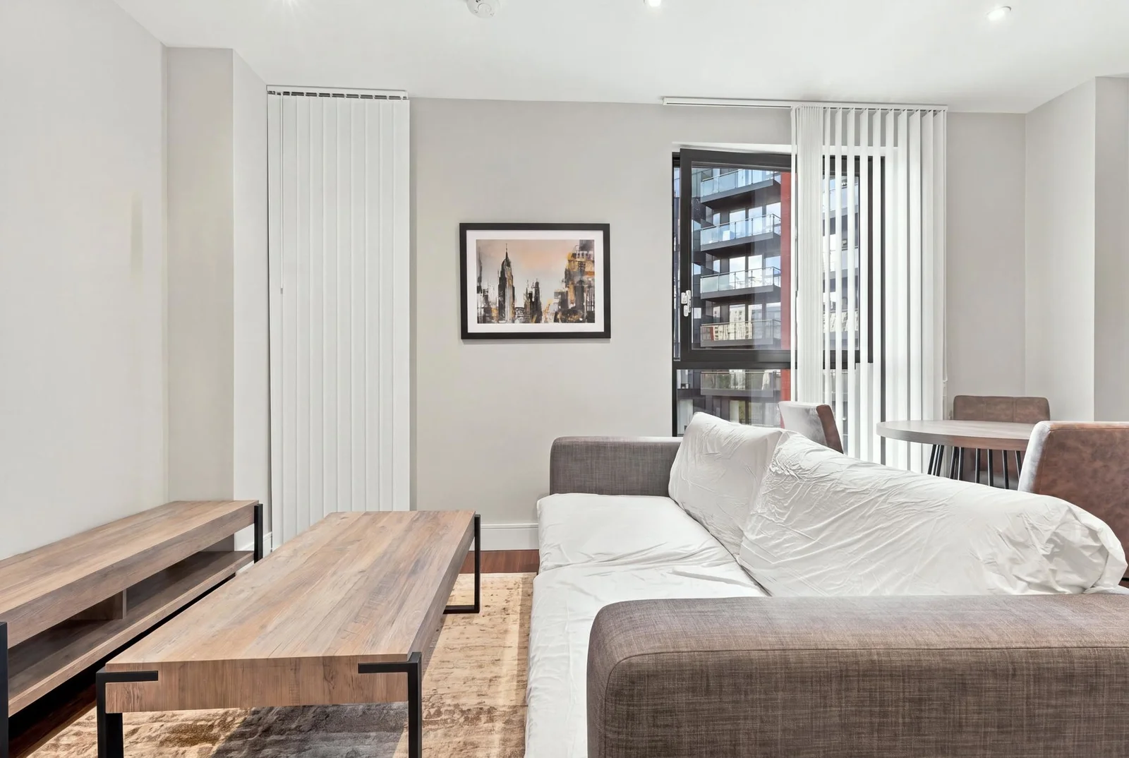 Flat Silvocea Way in Greater London