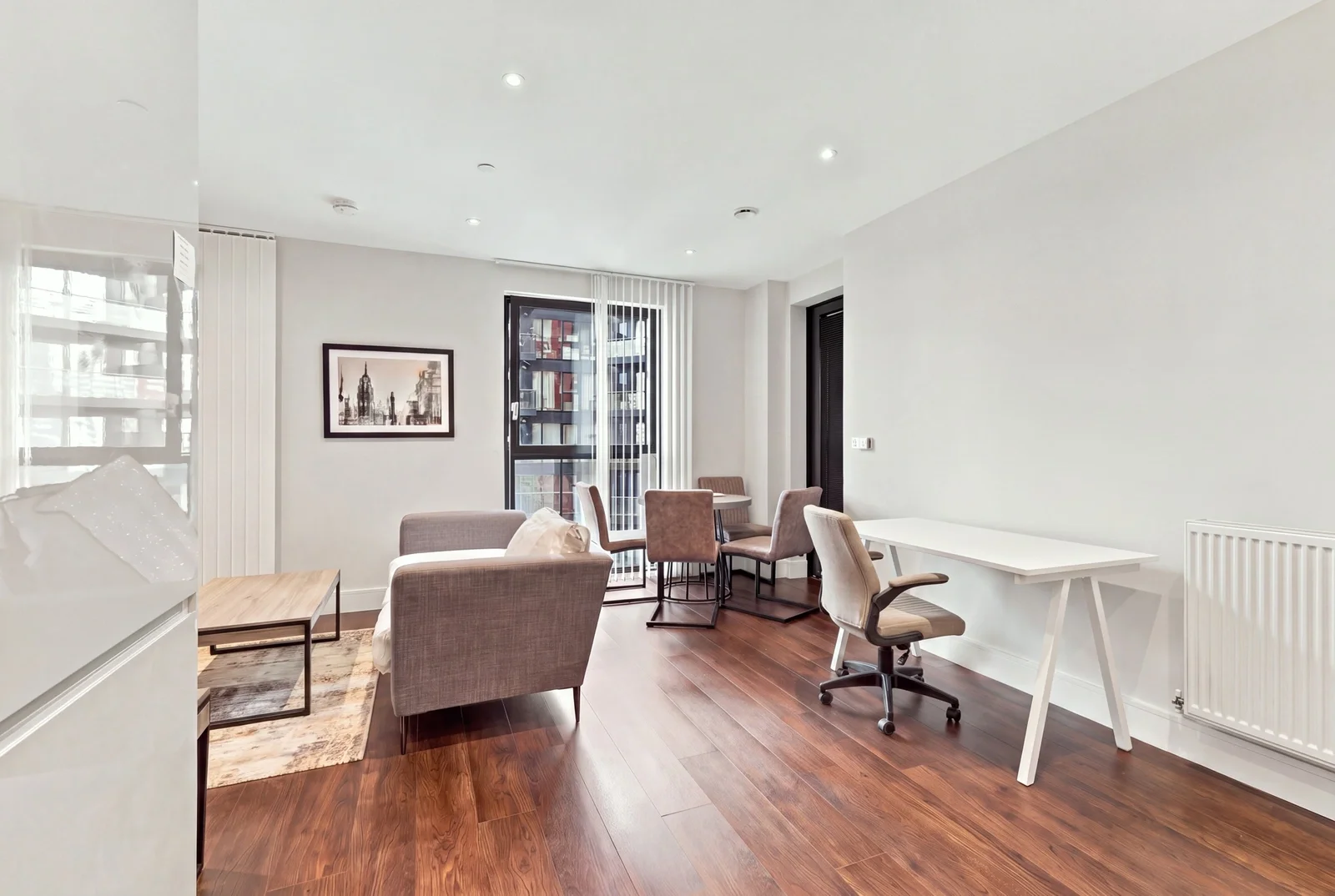 Flat Silvocea Way in Greater London
