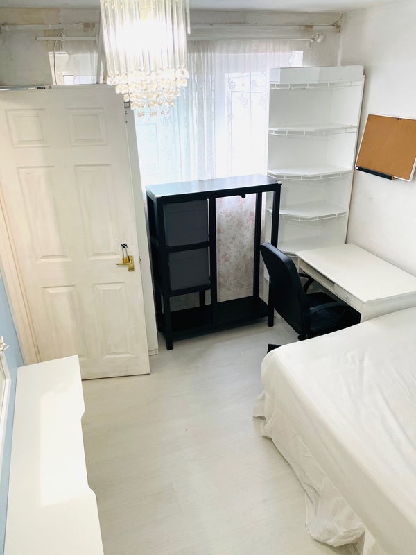 Room Harborne Park Road in Birmingham