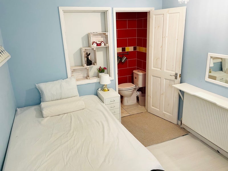 Room Harborne Park Road in Birmingham