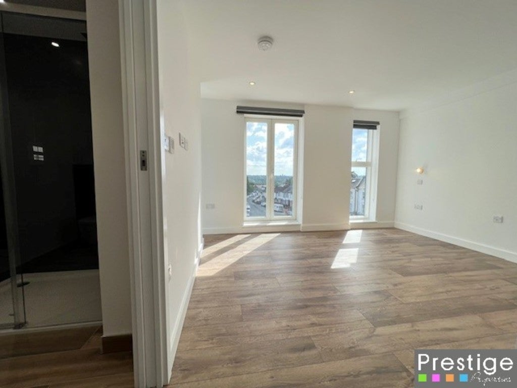 Flat Brent Street in Greater London