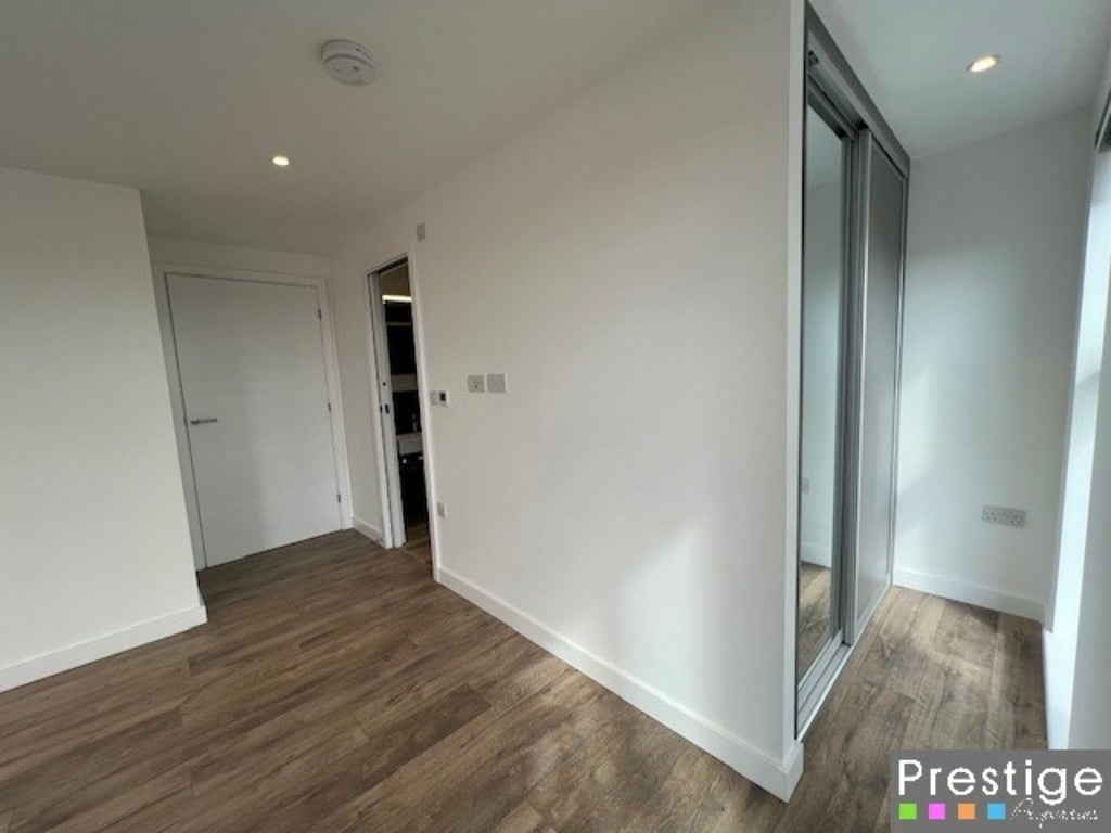 Flat Brent Street in Greater London