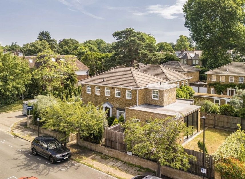 House Chara Place in Greater London