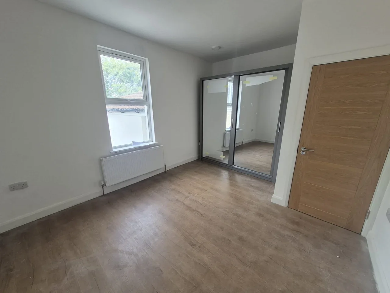 Flat Richmond Road in Greater London