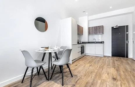 Flat North Star in Swindon