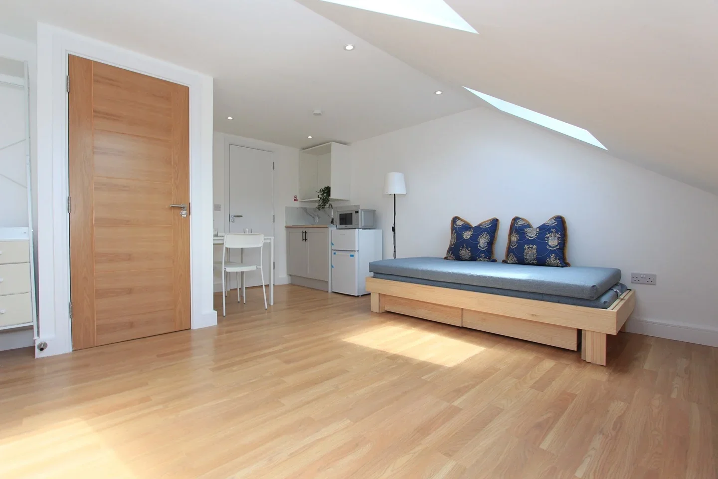 Flat Rucklidge Avenue in Greater London