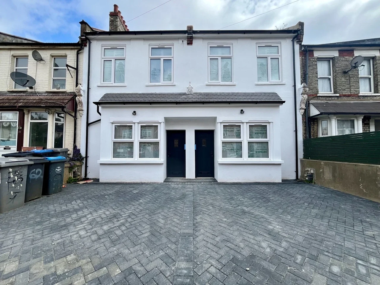 Flat Rucklidge Avenue in Greater London