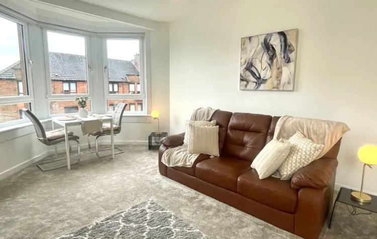 Flat Mailing Avenue in Bishopbriggs