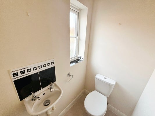 House Melchester Close in Gillingham