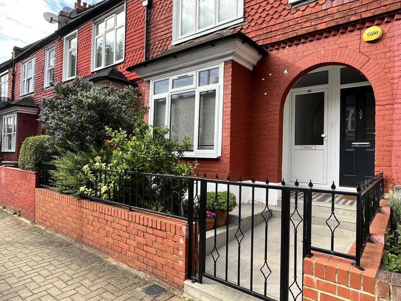 Flat Kettering Street in Greater London