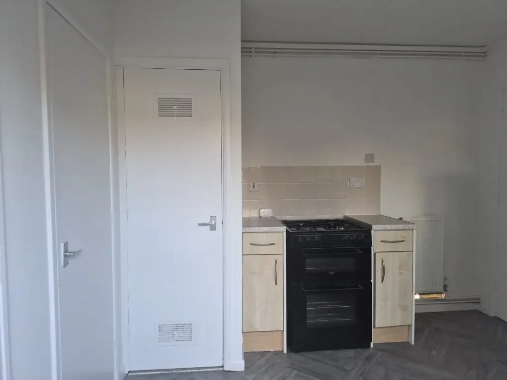 Flat Weir Close in Huntingdonshire