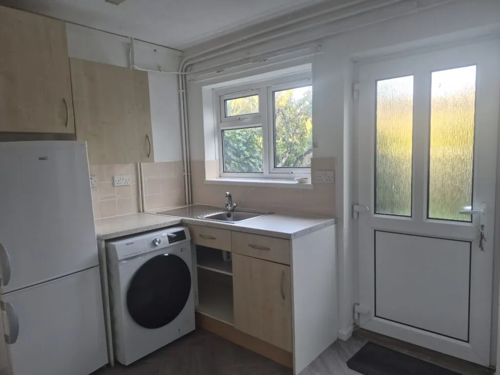 Flat Weir Close in Huntingdonshire
