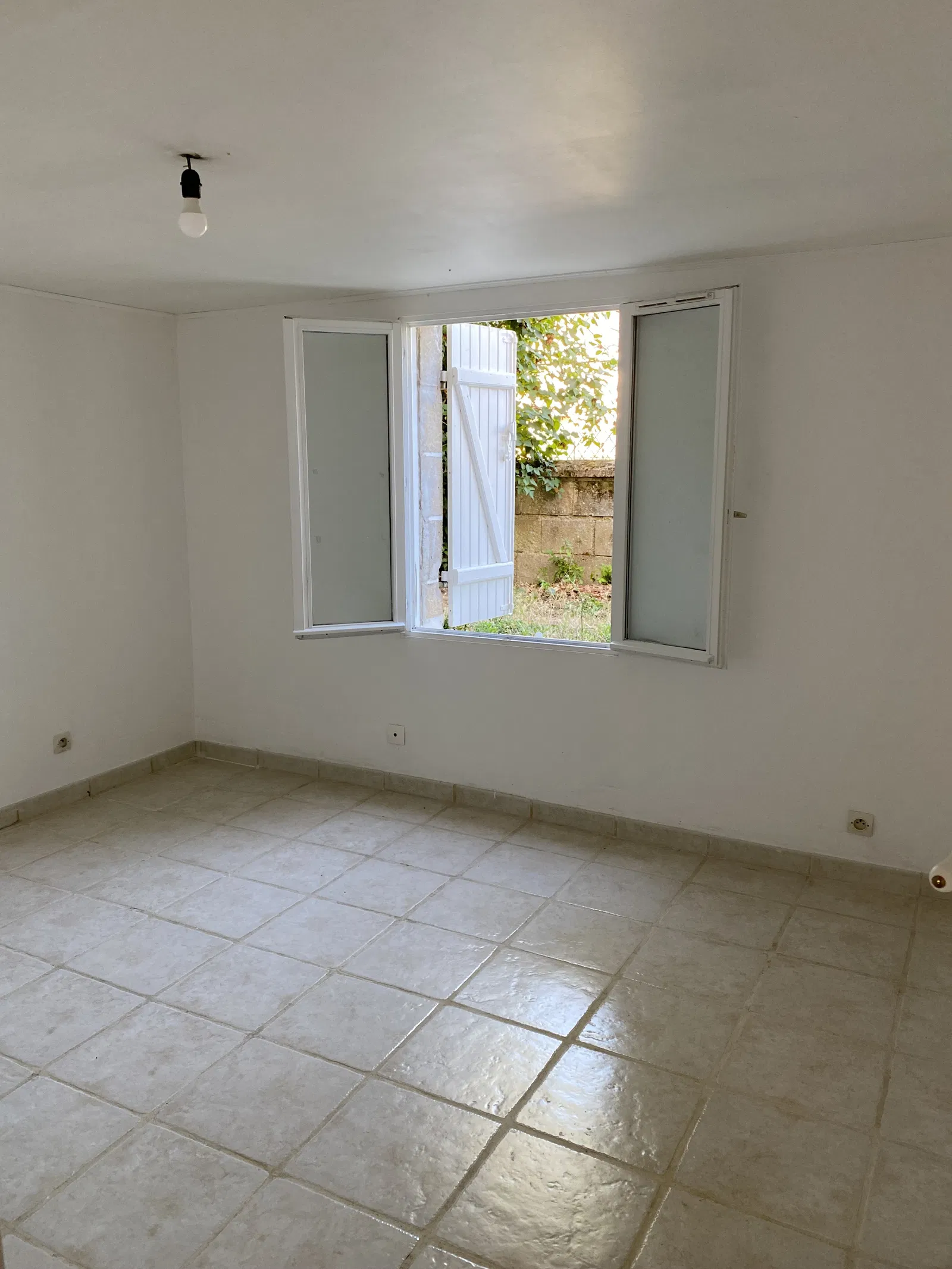 Room Rue François Villon in Naintré