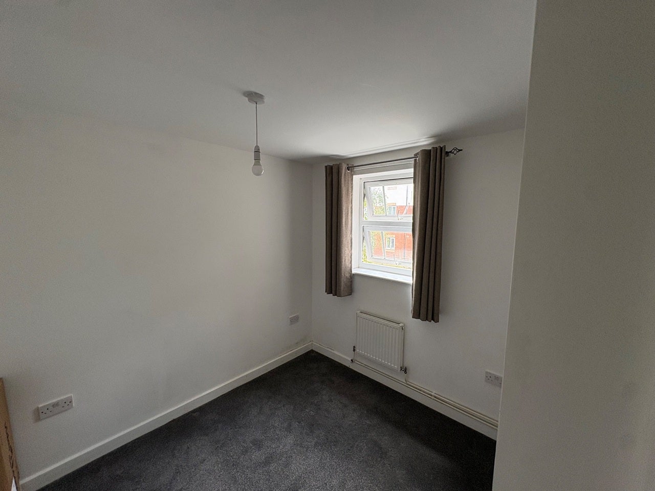Flat Sarum Road in Luton