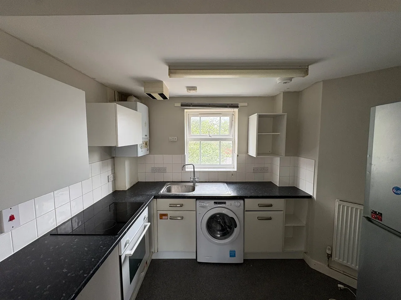 Flat Sarum Road in Luton