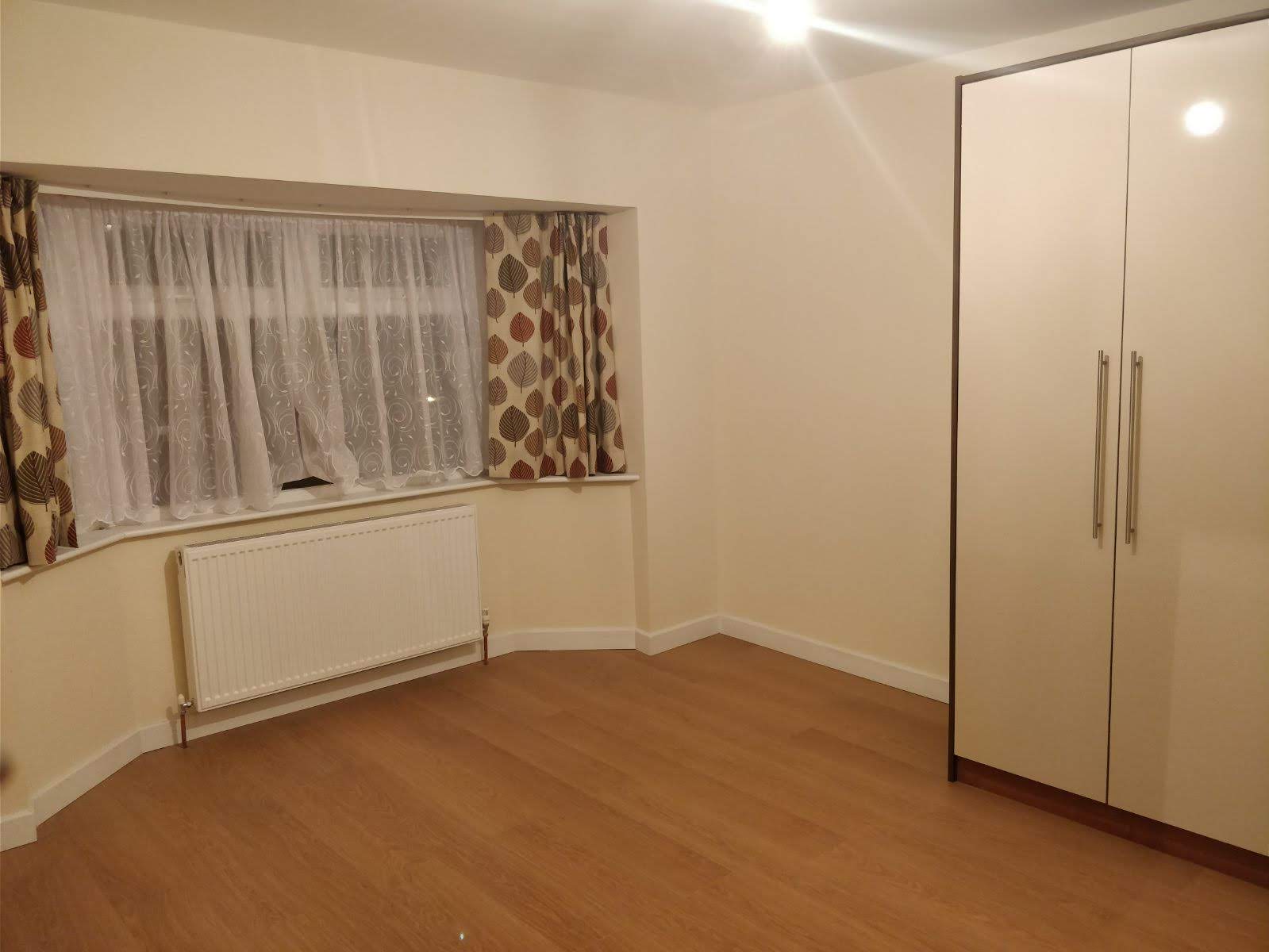 Flat Southdown Crescent in Greater London