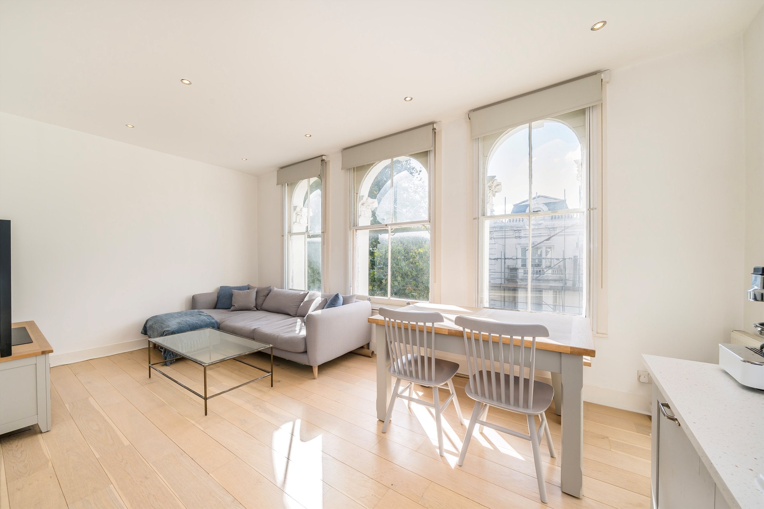 Flat Finborough Road in Greater London