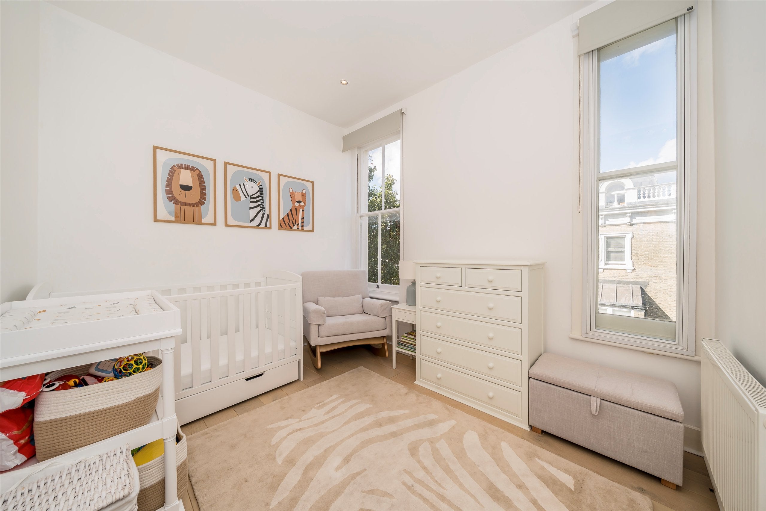 Flat Finborough Road in Greater London