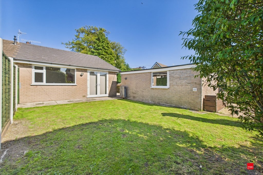 House Yew Tree Close in Holme