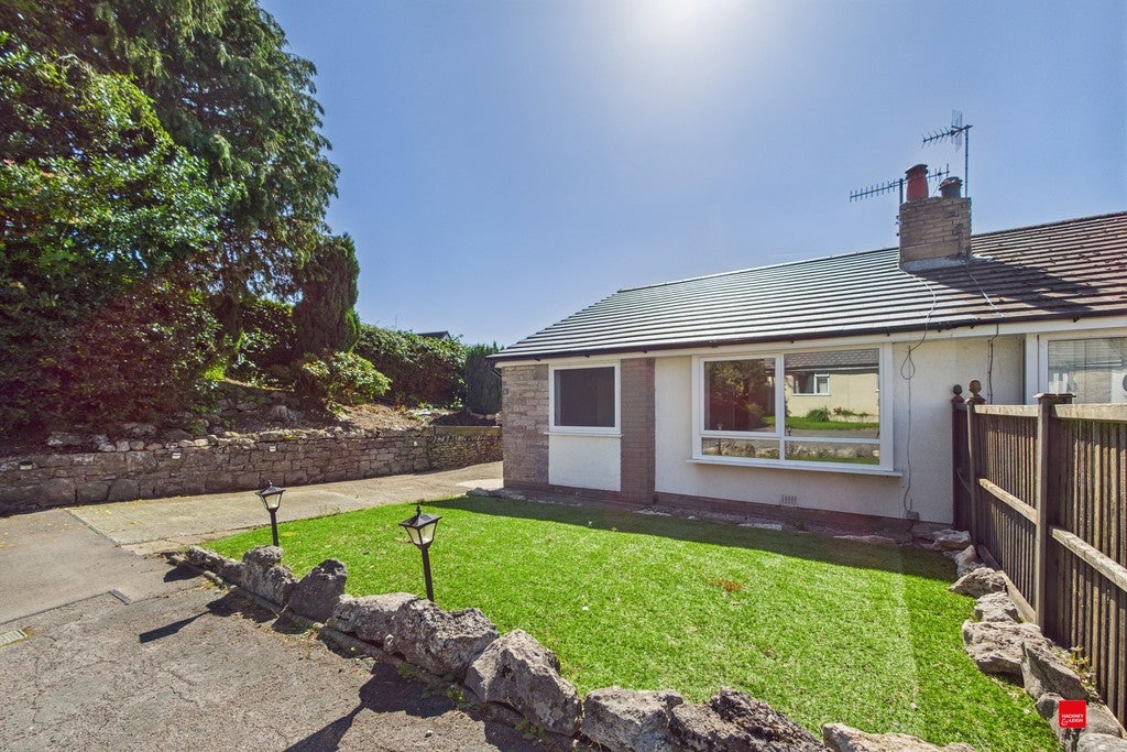 House Yew Tree Close in Holme
