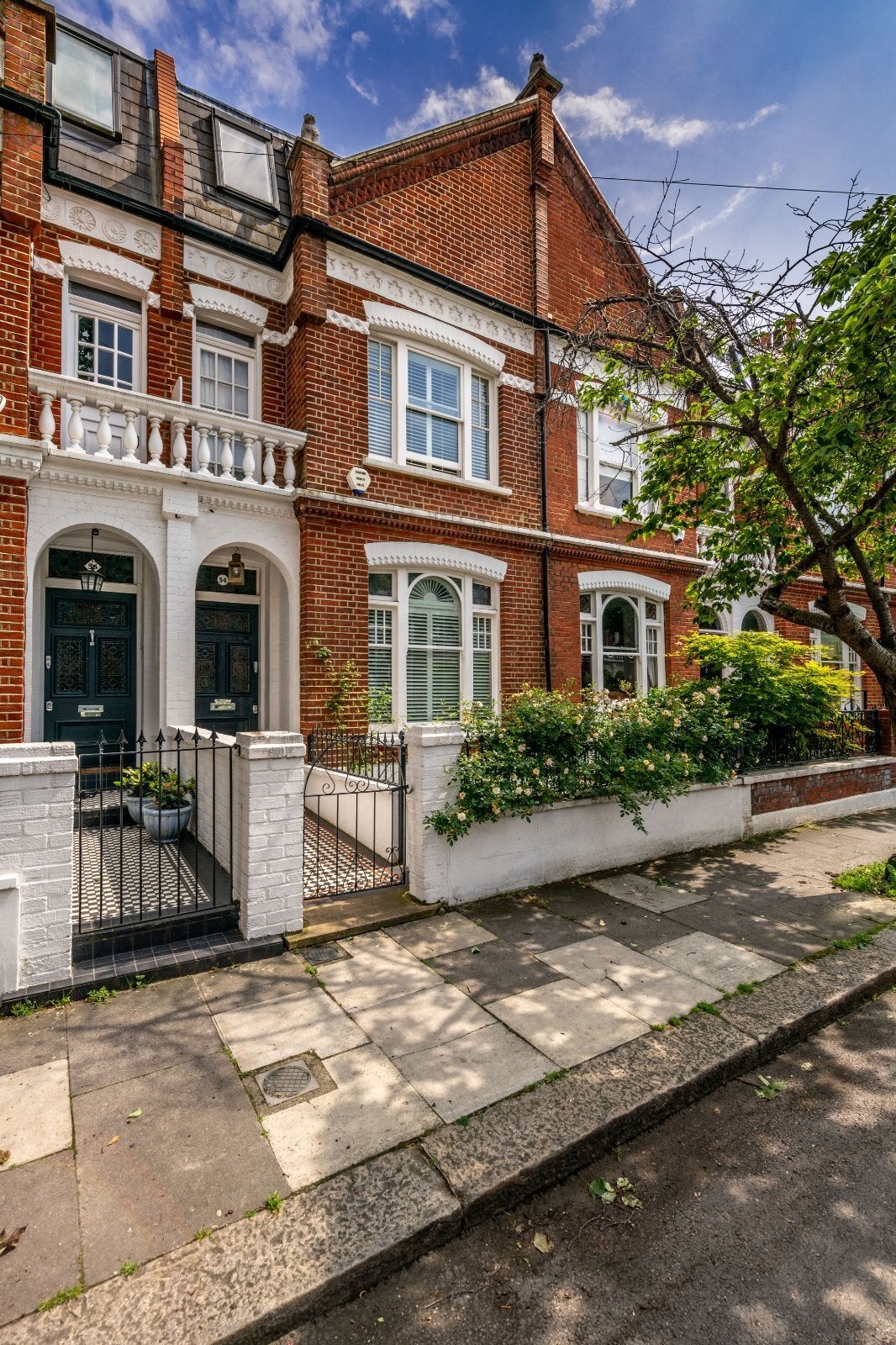 House Bovingdon Road in Greater London
