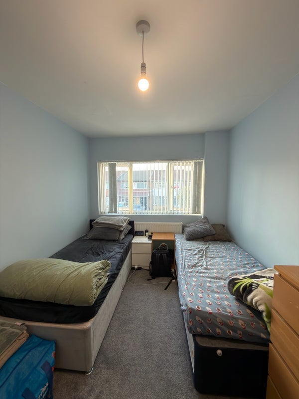 Room Humber Way in Slough