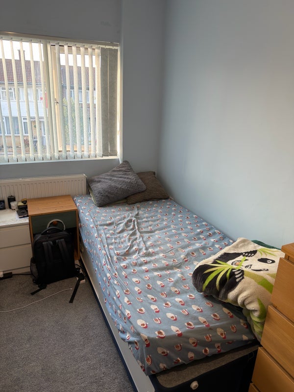 Room Humber Way in Slough