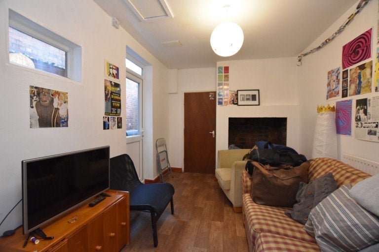 Room Chapel Green Lane in Bristol