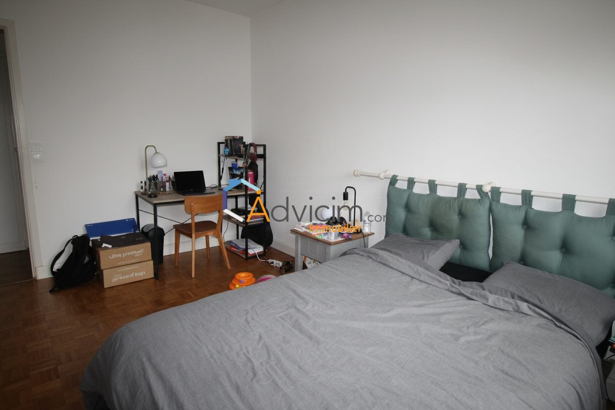 Room Rue Paulin Labarre in Olivet