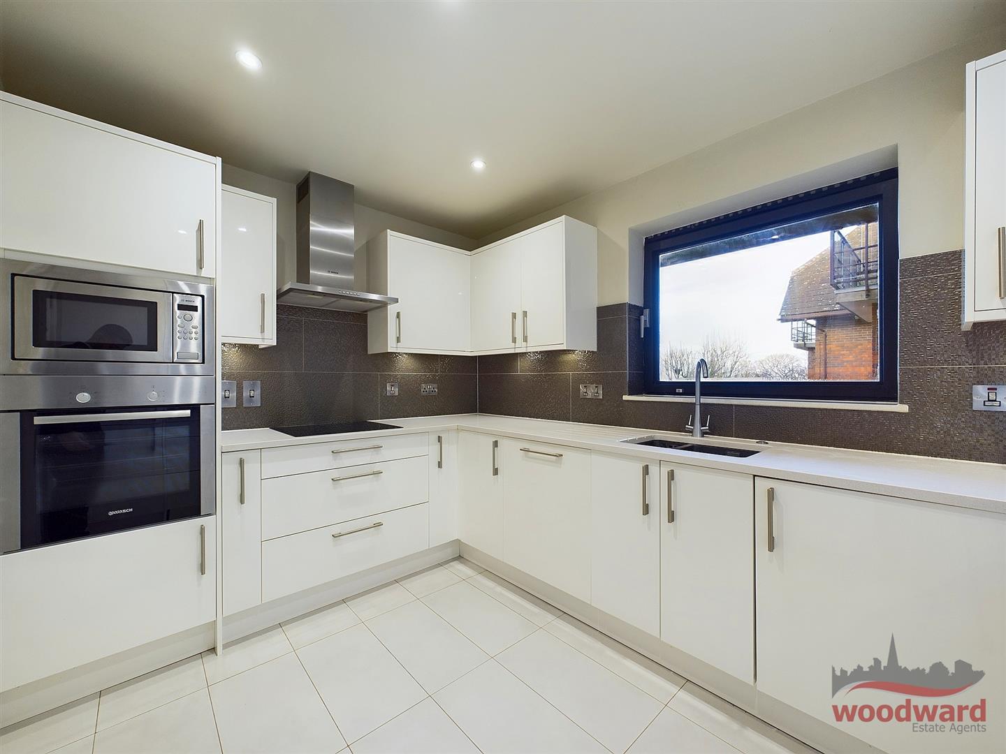 Flat Elmfield Close in Greater London
