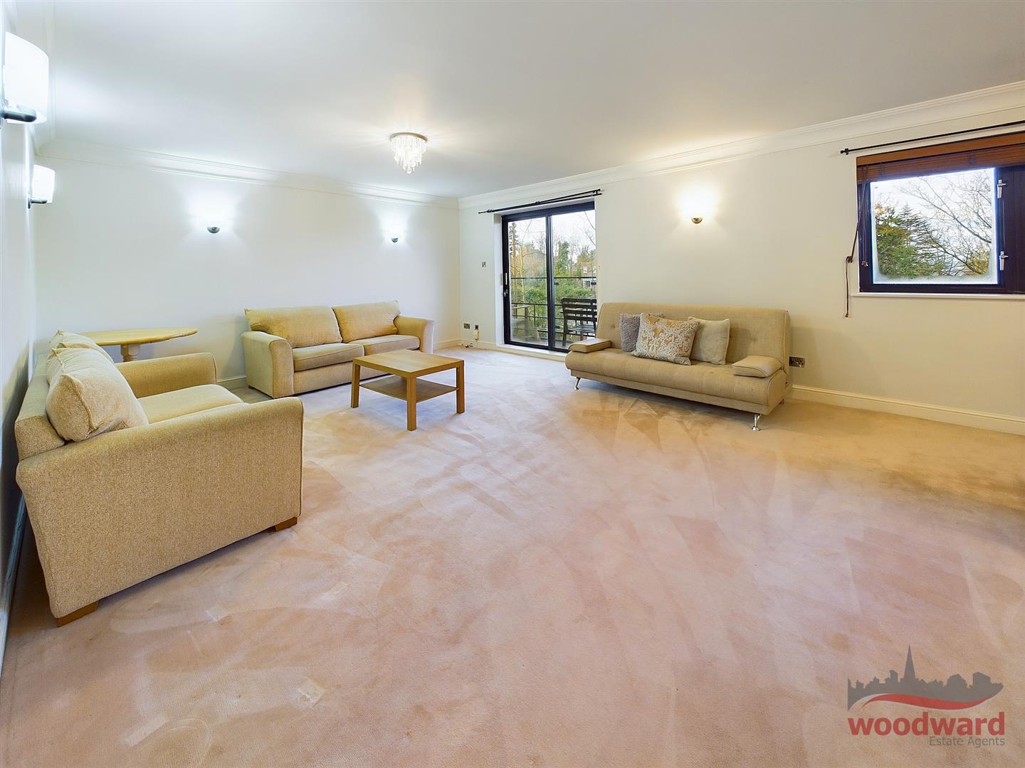 Flat Elmfield Close in Greater London