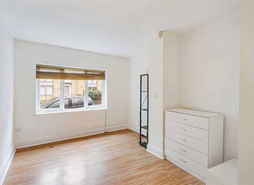 House Robsart Street in Greater London
