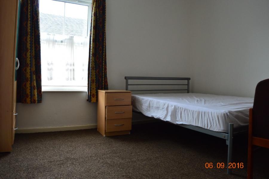 Room High Street in Newcastle-under-Lyme
