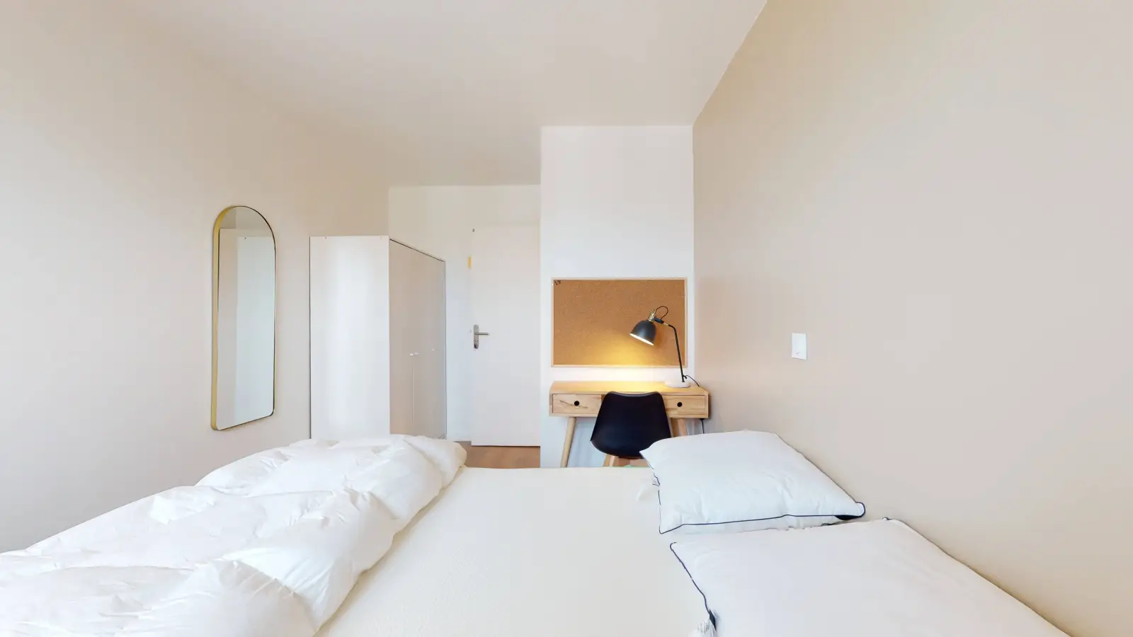 Room Place Samuel de Champlain in Courbevoie