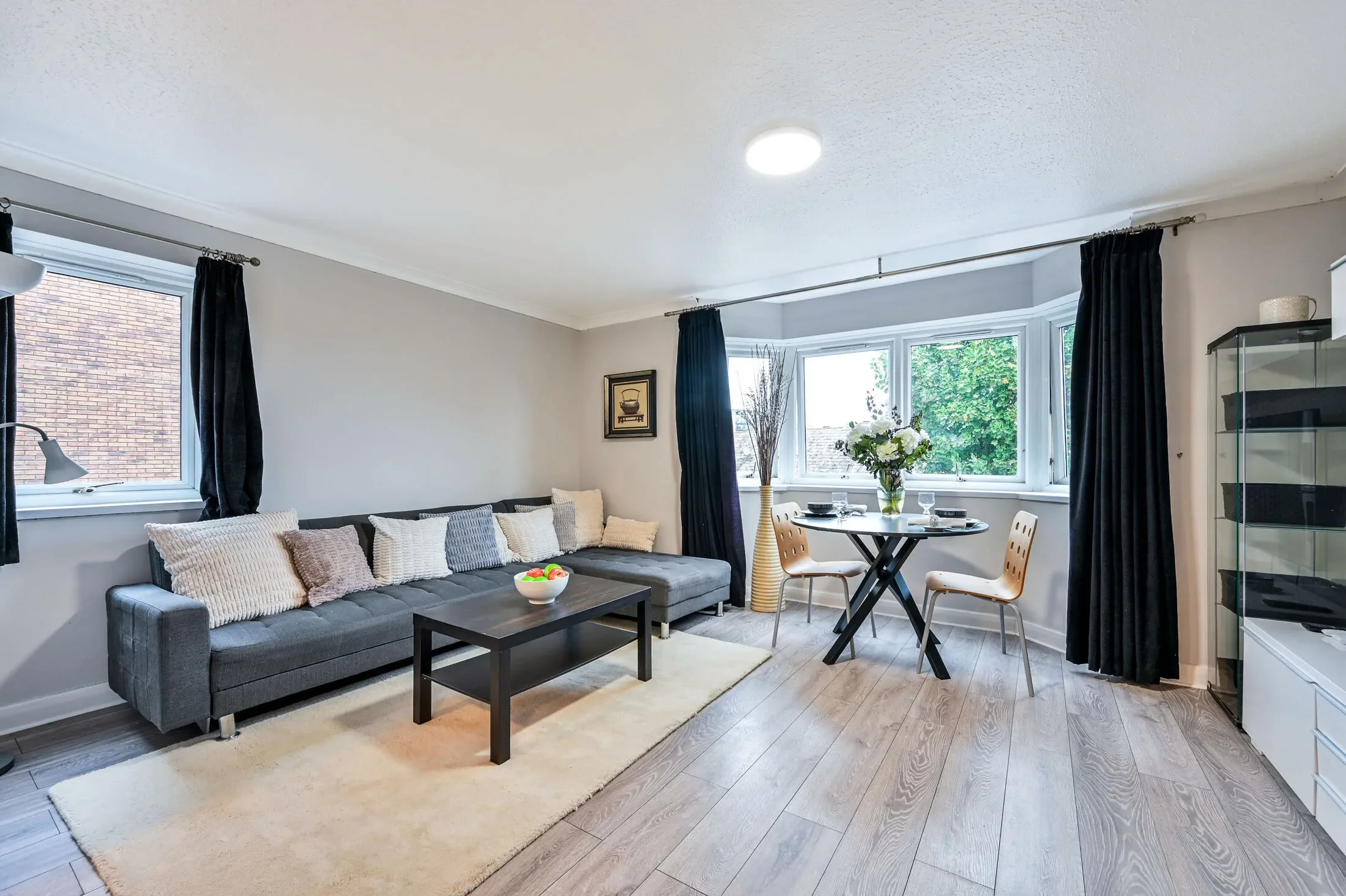 Flat Denmark Road in Greater London
