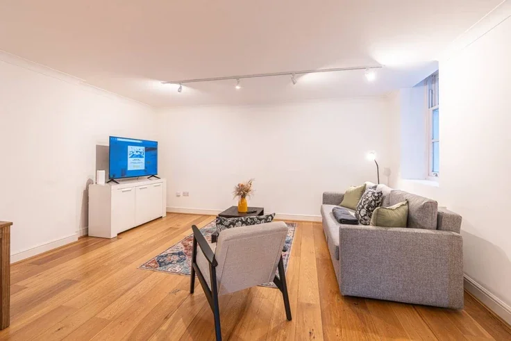 Flat College Hill in City of London