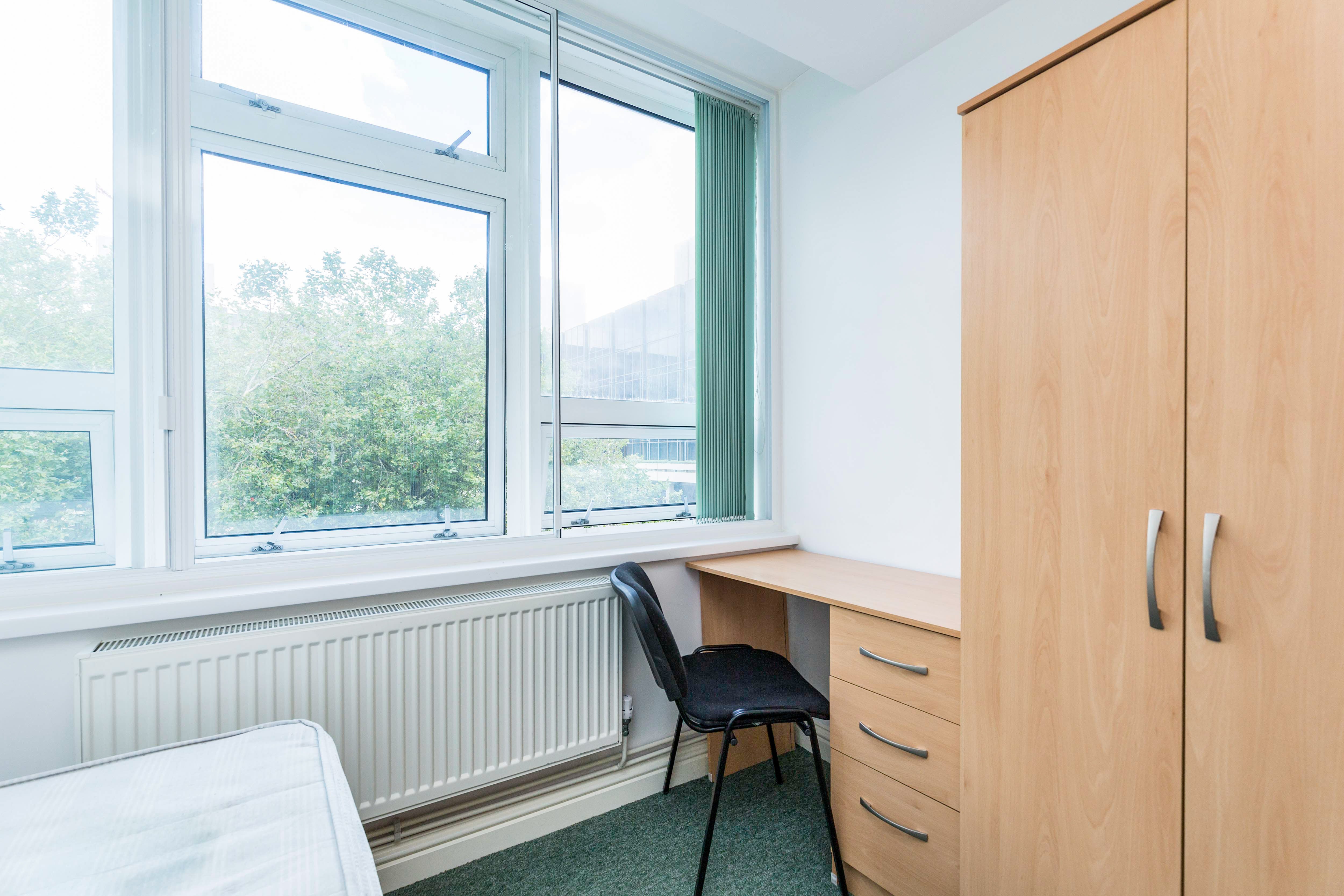 Room Guildhall Walk in Portsmouth