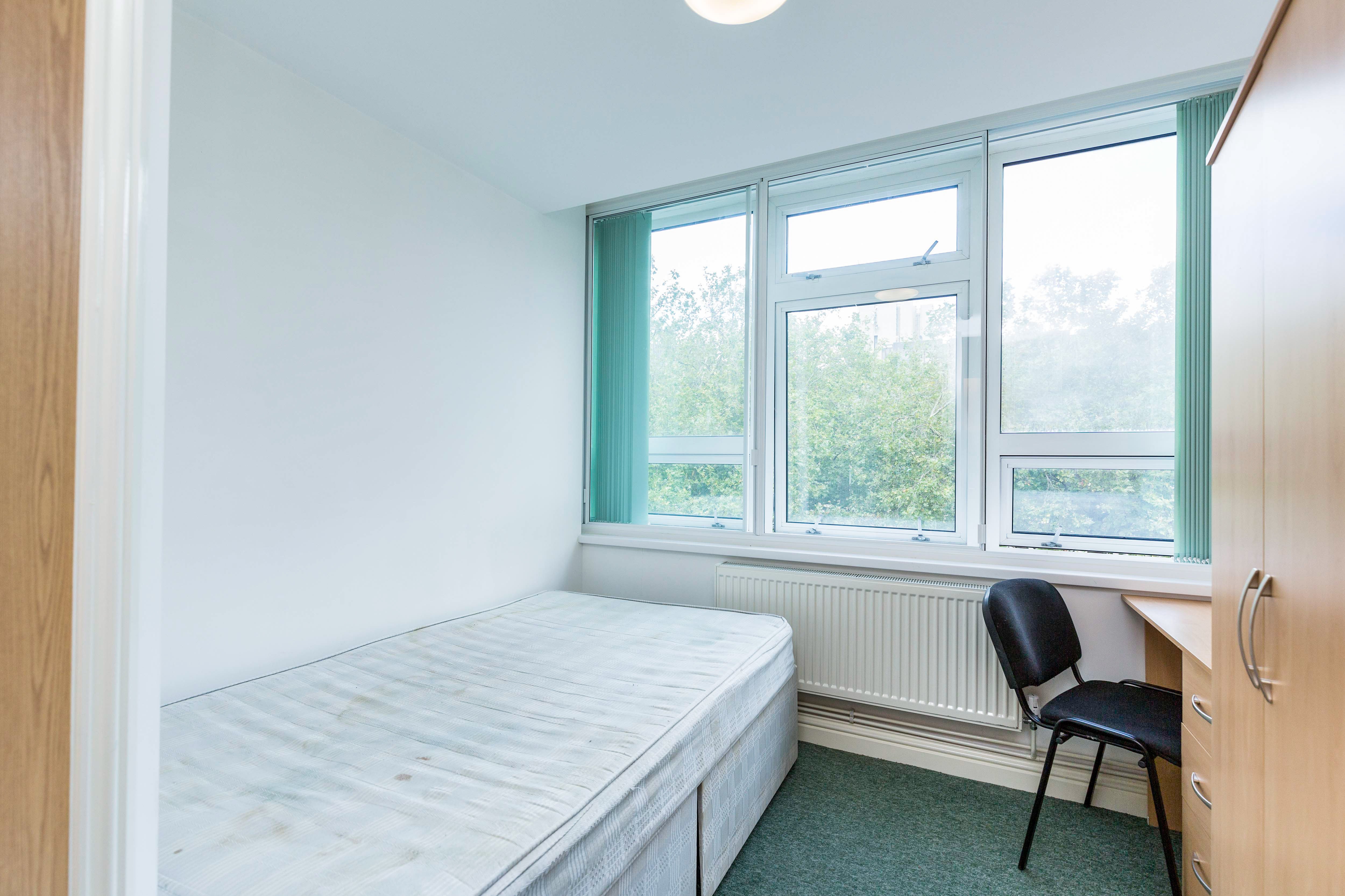 Room Guildhall Walk in Portsmouth